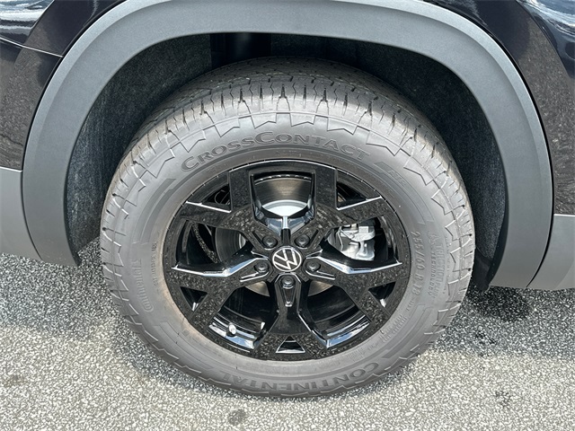 2025 Volkswagen Atlas SE Technology Peak Edition photo 17