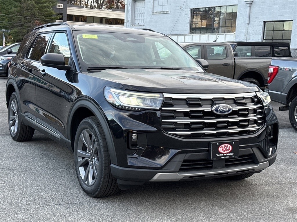 2025 Ford Explorer Active's photo