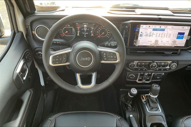 2025 Jeep Wrangler Sahara photo 14