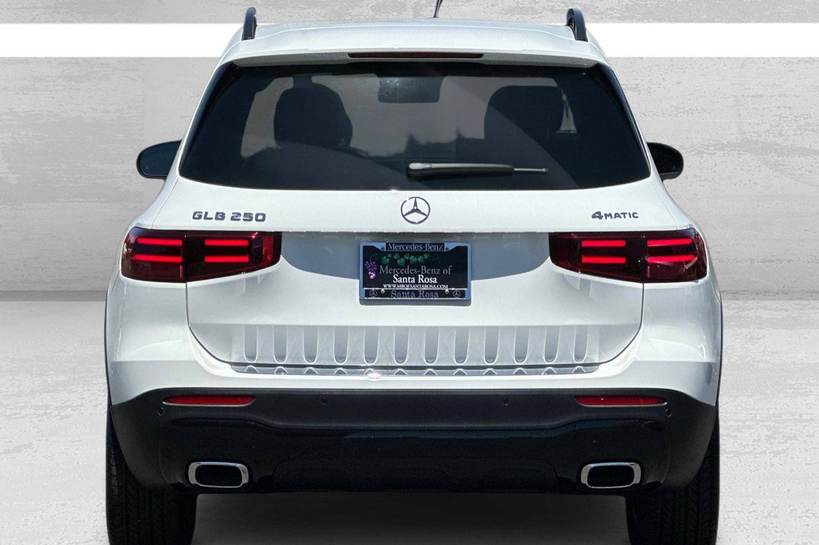 2025 Mercedes Benz GLB 250 4MATIC photo 4