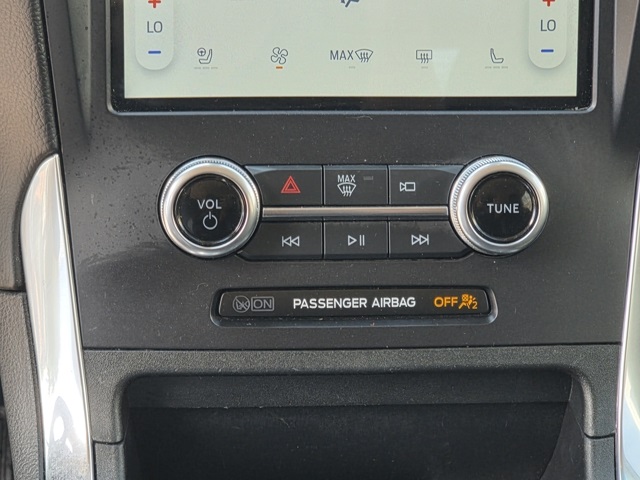 2024 Ford Edge Titanium photo 7