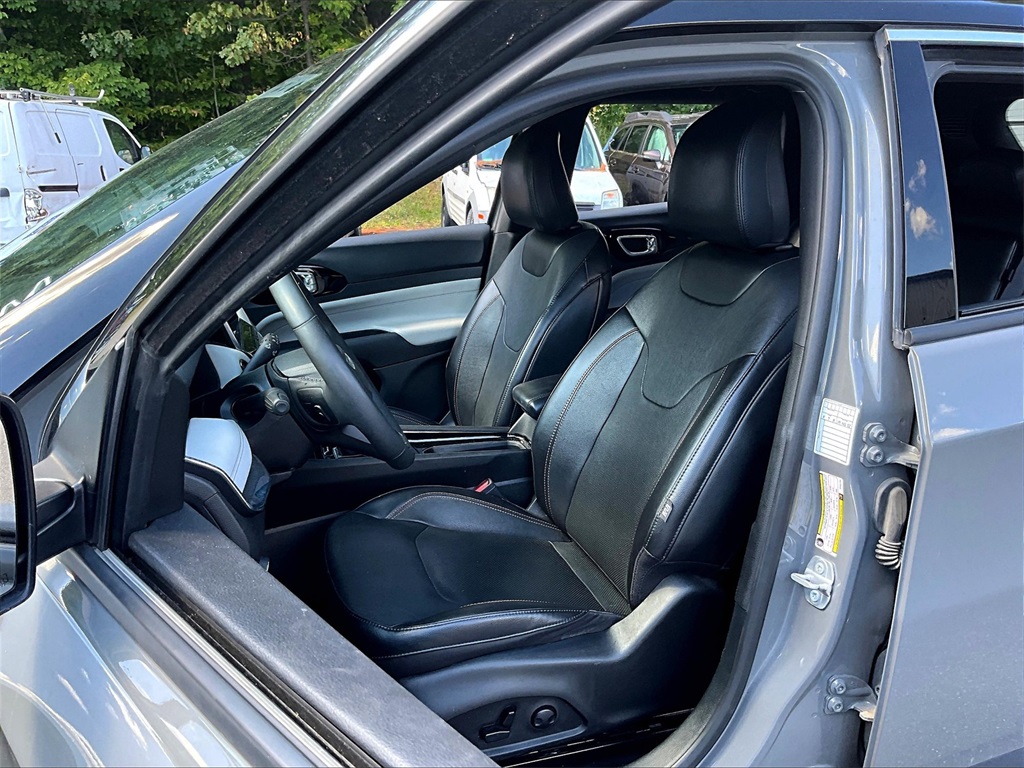 2023 Jeep Compass Limited photo 10