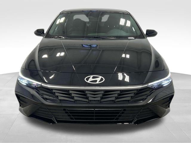 2025 Hyundai Elantra SEL Sport photo 4