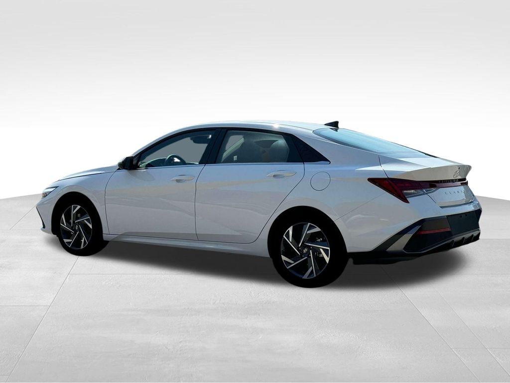 2025 Hyundai Elantra Hybrid Limited photo 4
