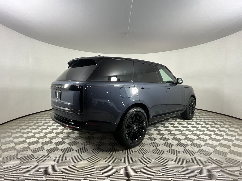 2025 Land Rover Range Rover SE photo 2