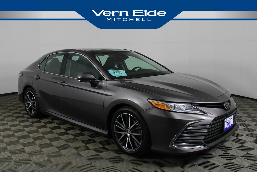 2023 Toyota Camry XLE's photo