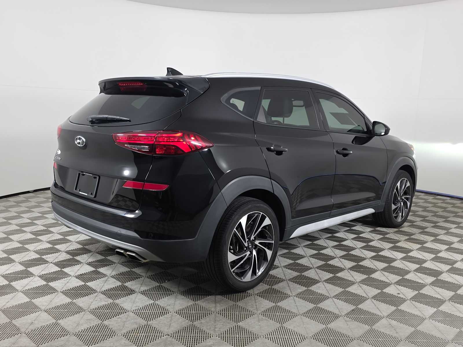 2020 Hyundai Tucson Sport photo 3