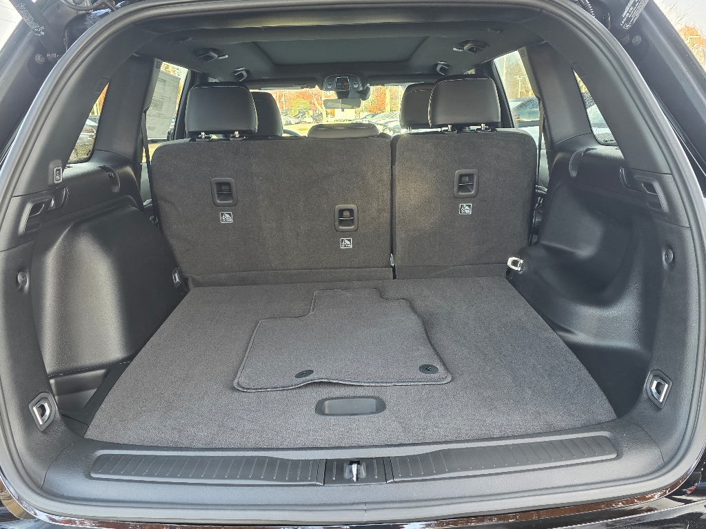 2025 Jeep Grand Cherokee Limited photo 4