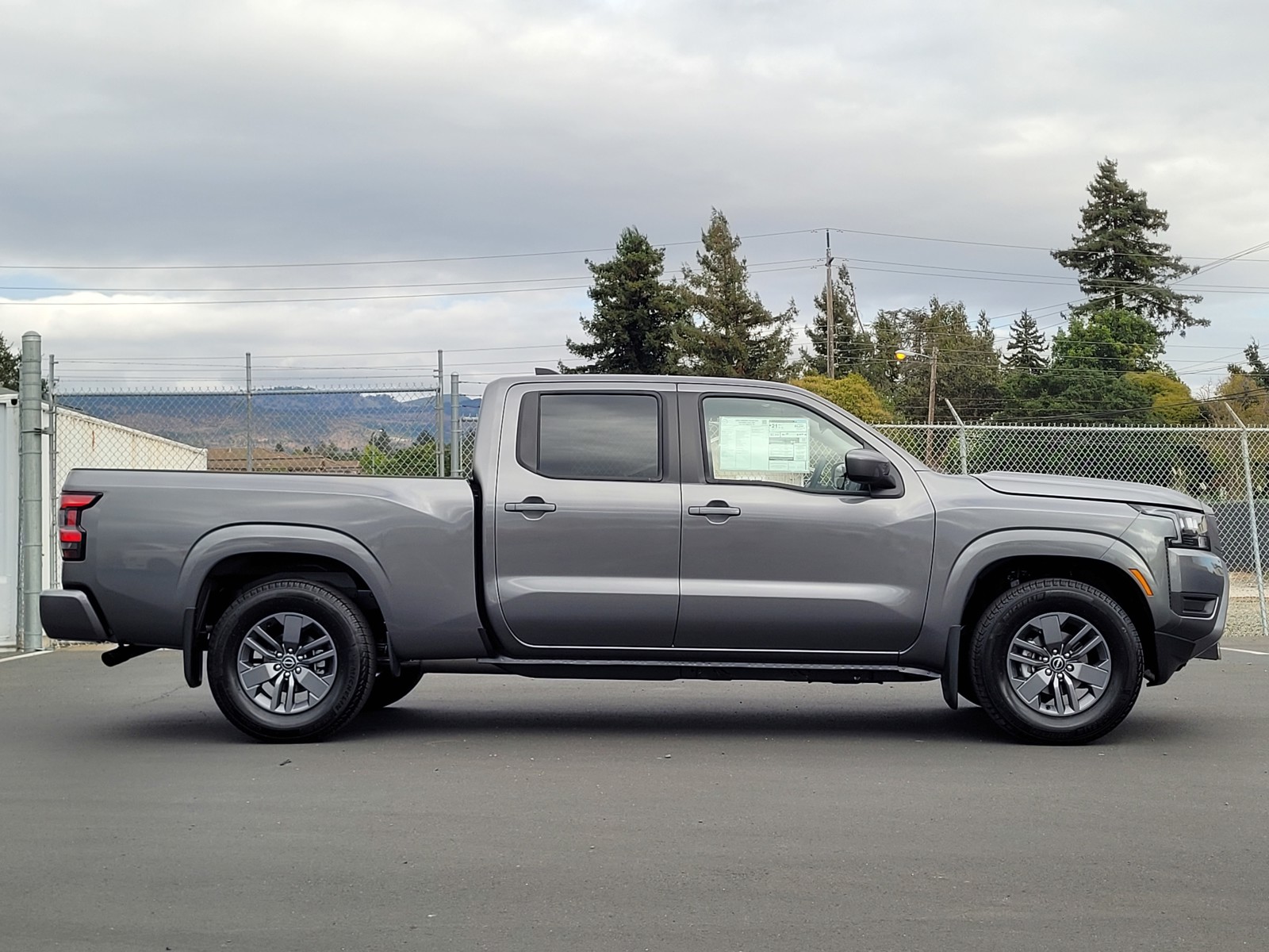 2026 Nissan Frontier SV photo 4