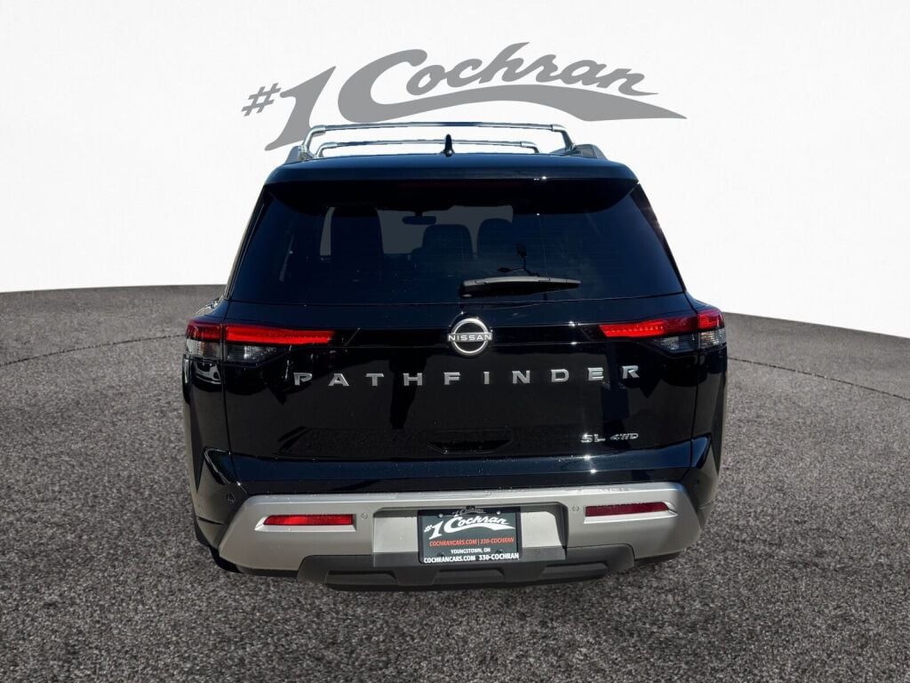 2024 Nissan Pathfinder SL photo 5