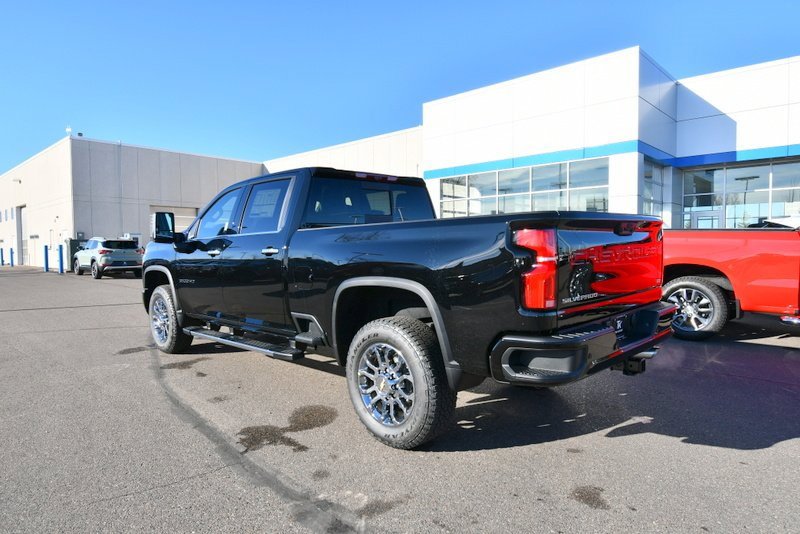2026 Chevrolet Silverado 3500HD LTZ photo 4