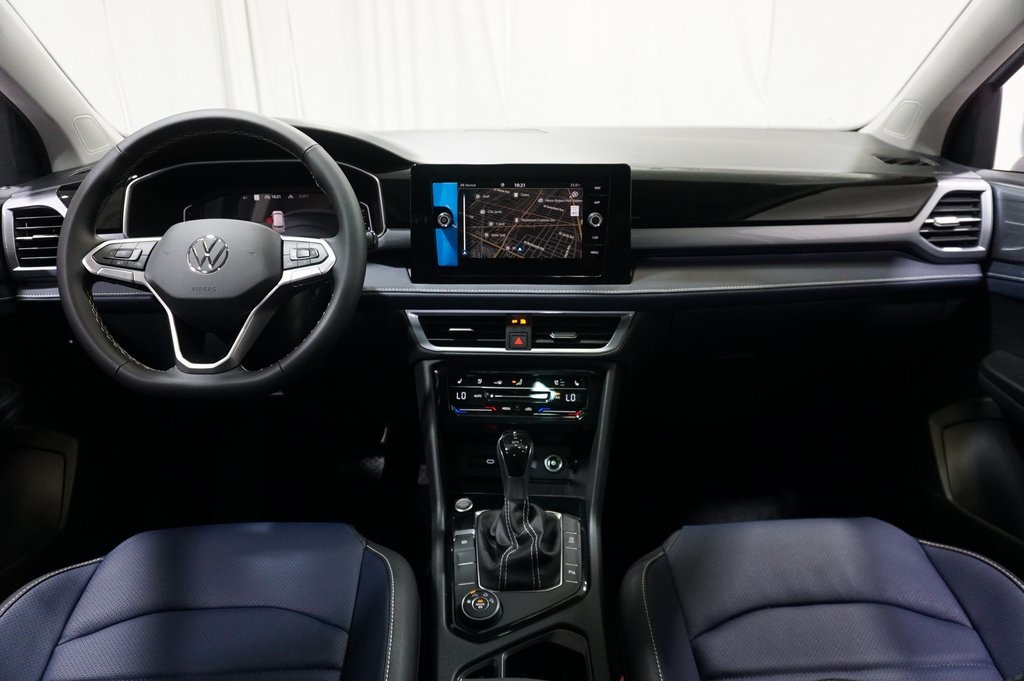 2025 Volkswagen Taos SEL photo 12