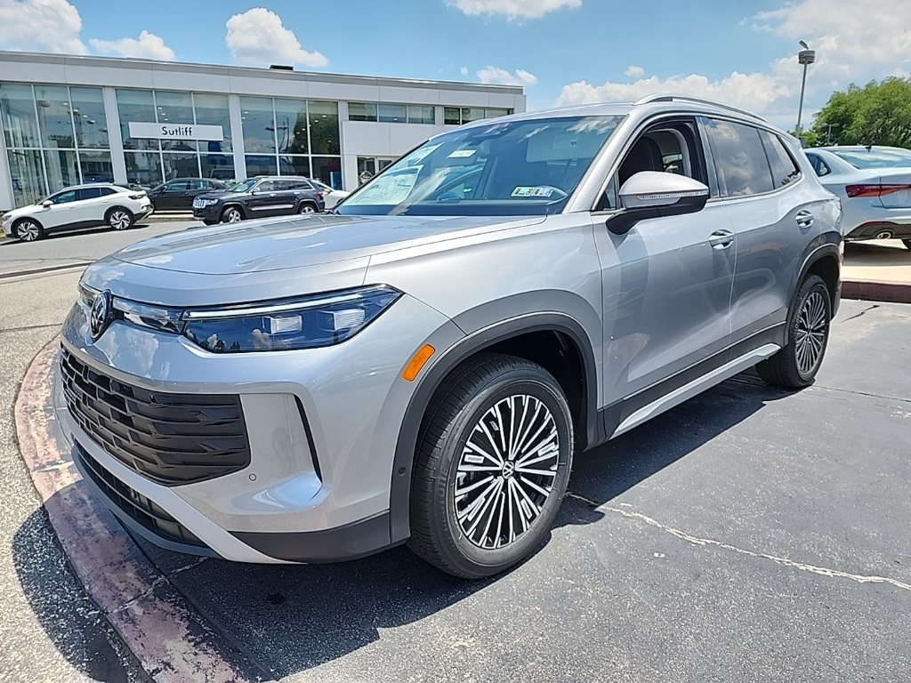 2025 Volkswagen Tiguan S's photo