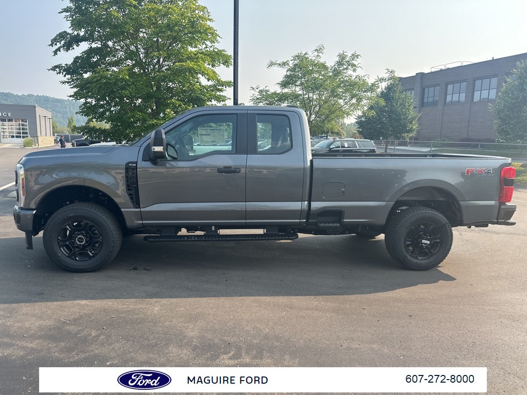 2025 Ford F-350 XL photo 8