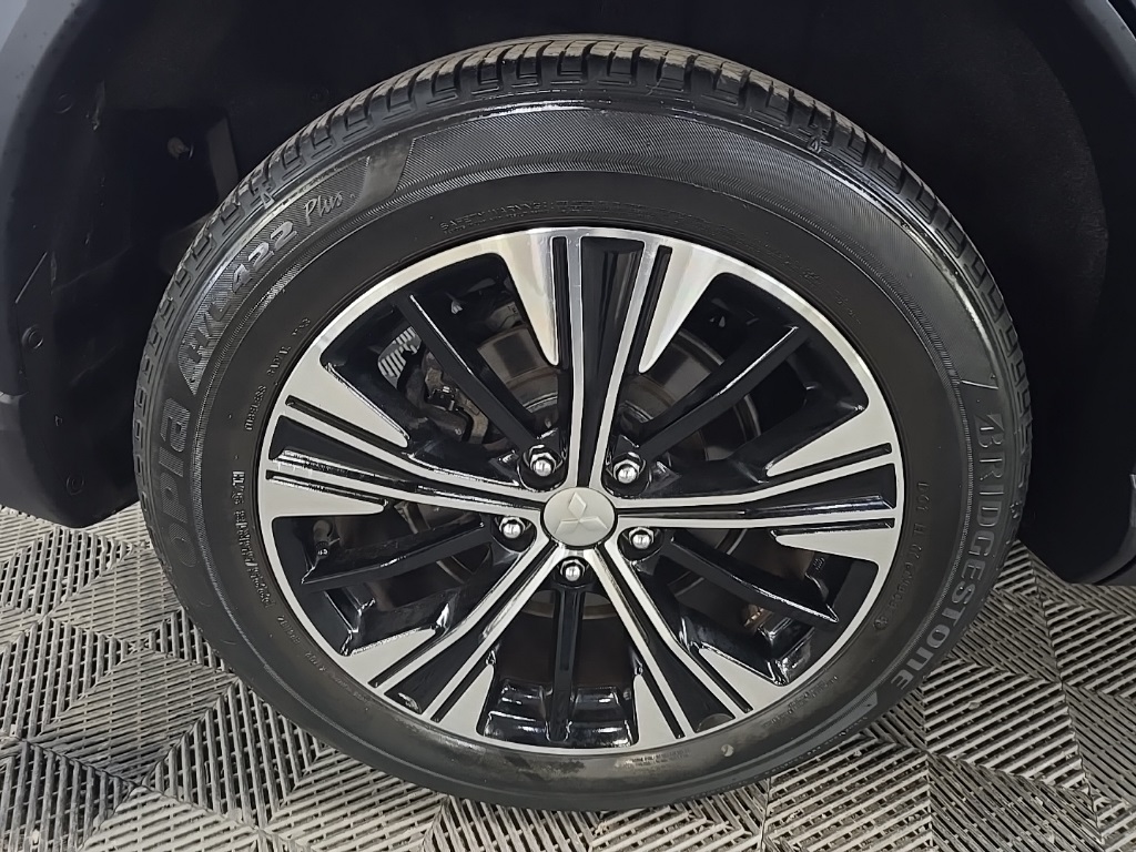 2018 Mitsubishi Eclipse Cross SE photo 13