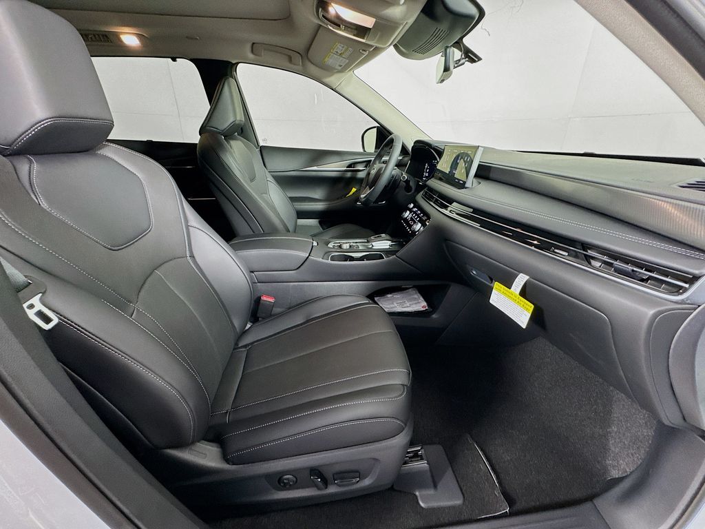 2026 Infiniti QX60 Luxe photo 33