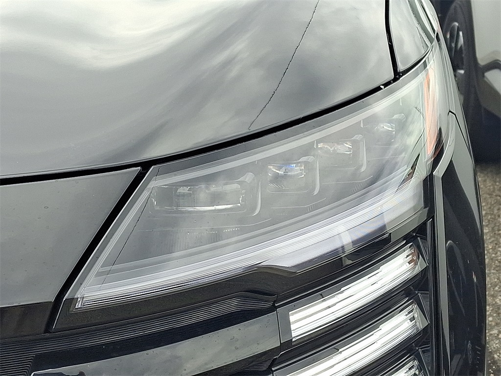 2025 Nissan Kicks SR photo 4