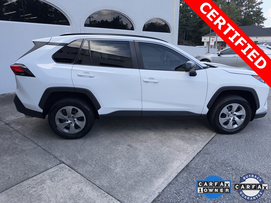 2019 Toyota RAV4 LE photo 4