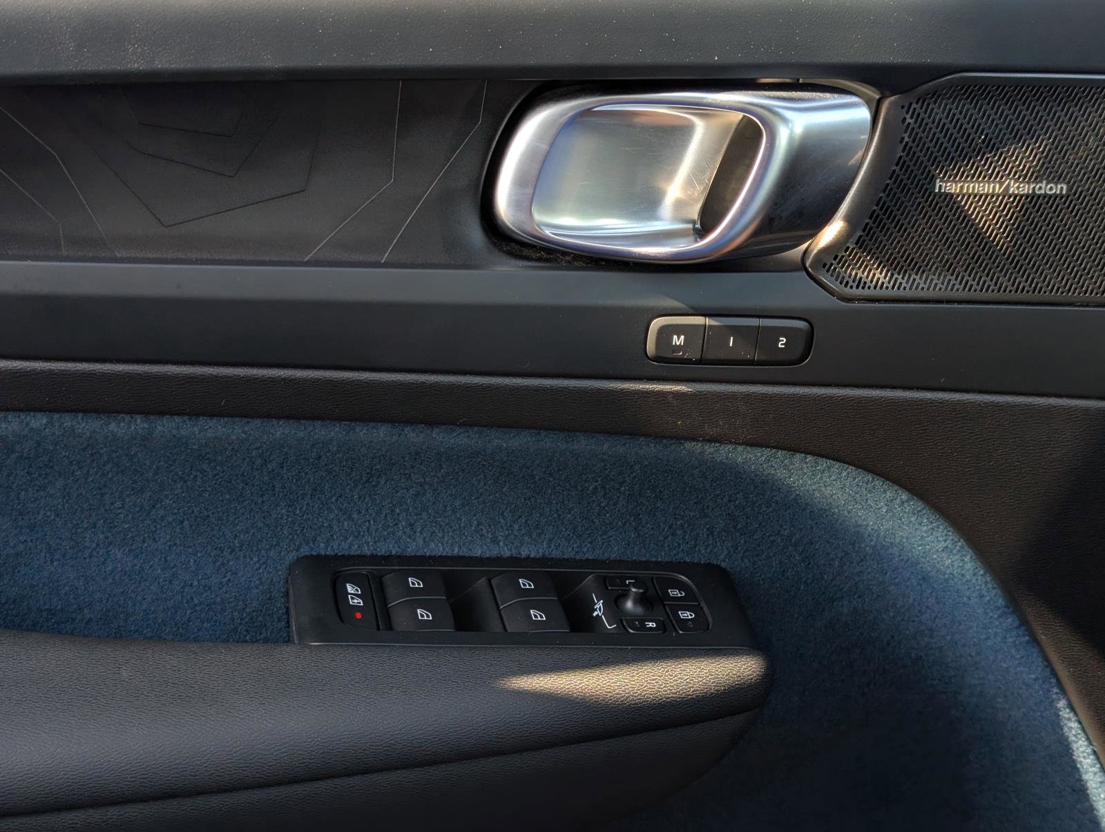 2023 Volvo C40 Recharge Ultimate photo 19