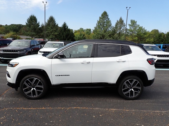 2025 Jeep Compass Limited photo 2