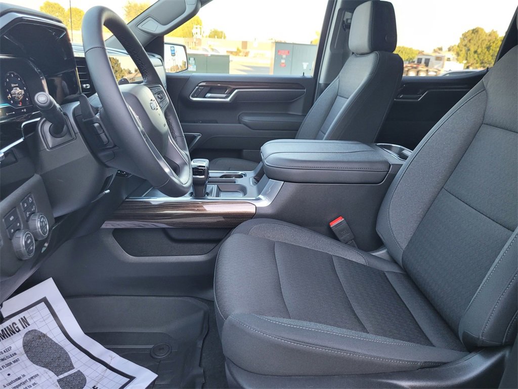2025 Chevrolet Silverado 1500 RST photo 10