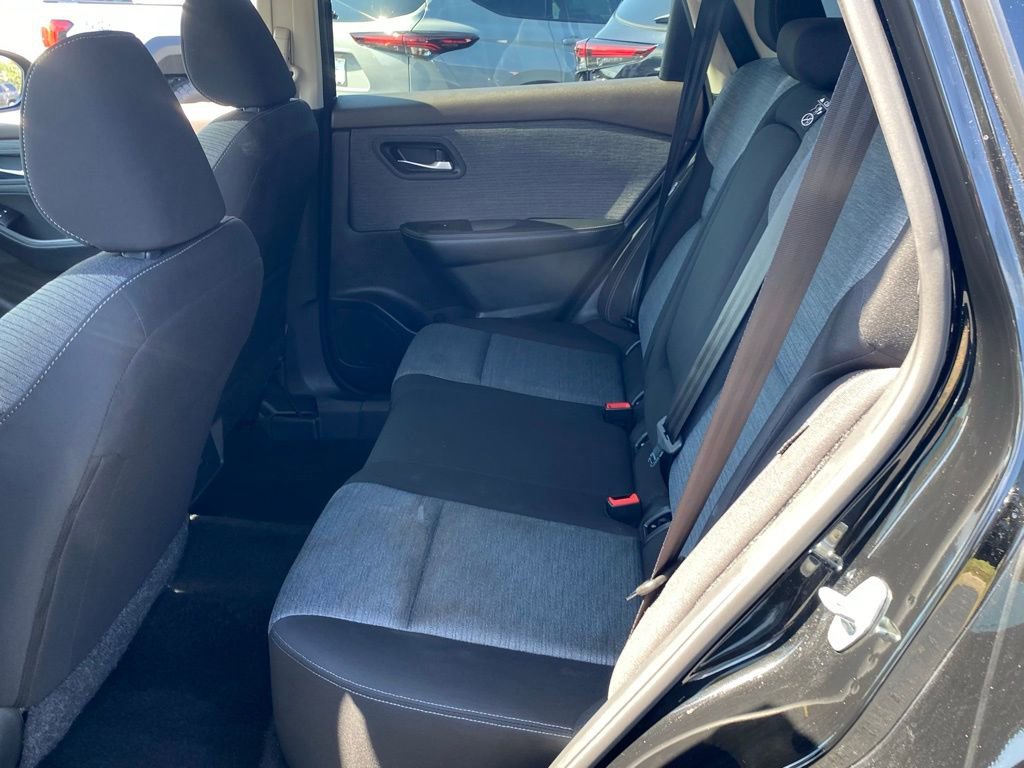 2023 Nissan Rogue SV photo 6