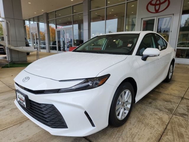 2026 Toyota Camry LE photo 3