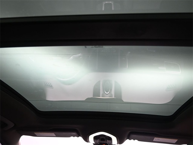 2018 Porsche Macan Base photo 31