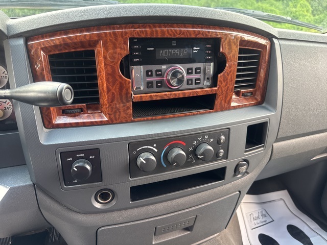 2006 Dodge Ram SLT photo 16