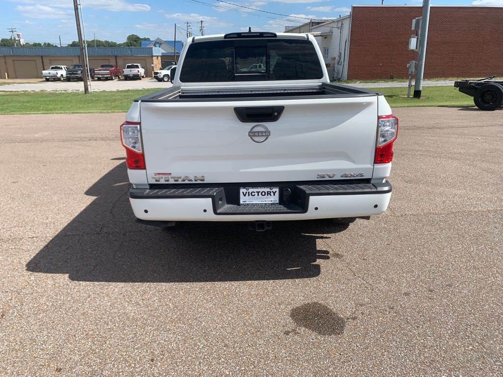 2023 Nissan Titan SV photo 4