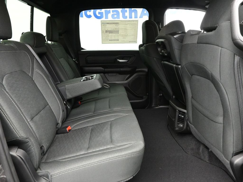 2025 Ram 1500 Tradesman photo 6
