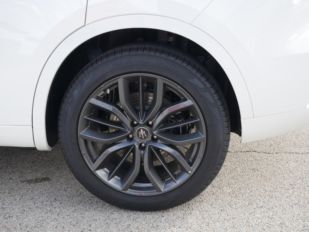 2024 Maserati Levante GT photo 14