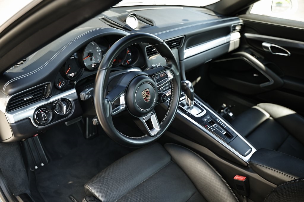 2019 Porsche 911 Targa 4S photo 4