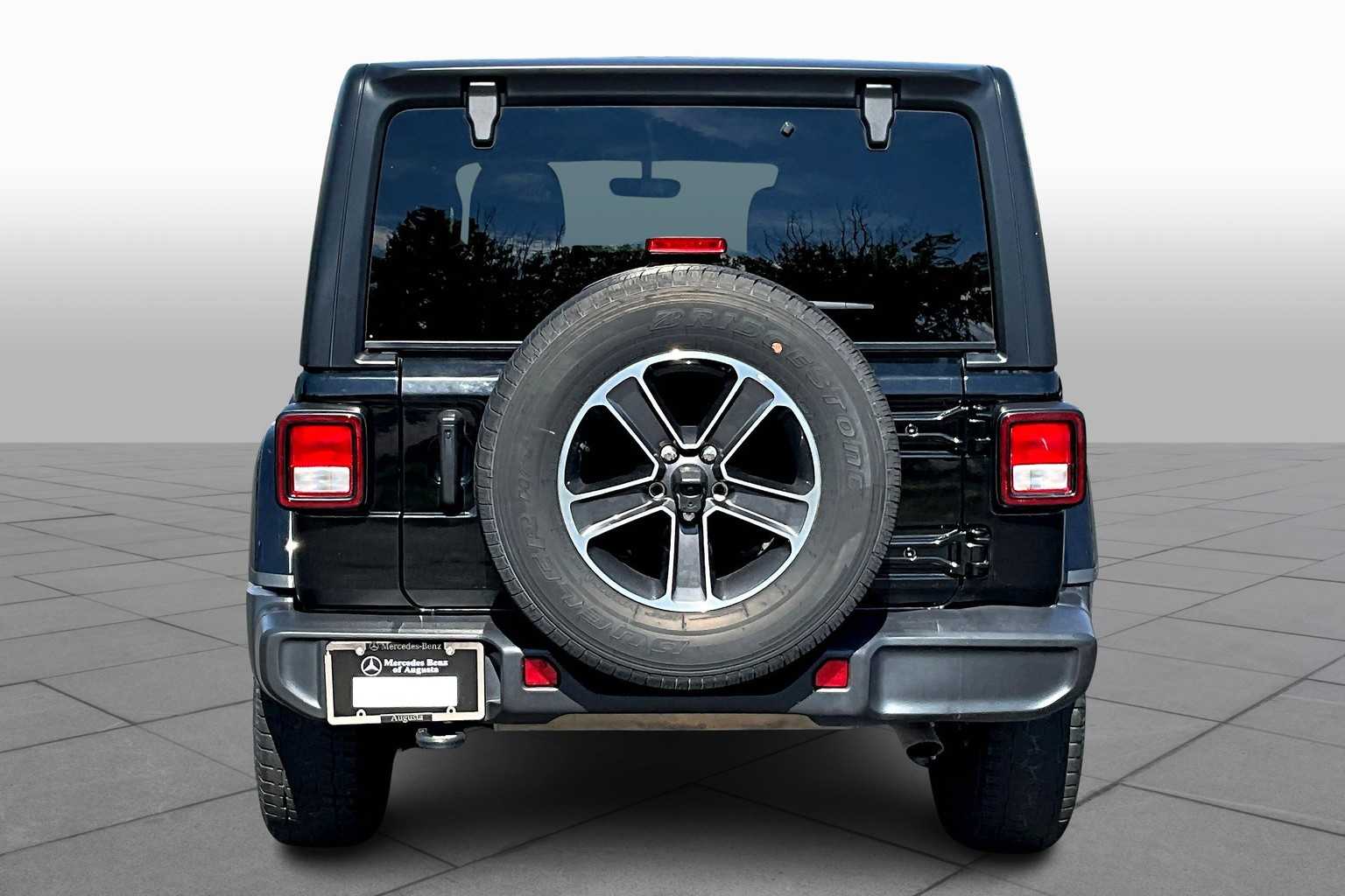 2023 Jeep Wrangler Sahara Sport photo 4