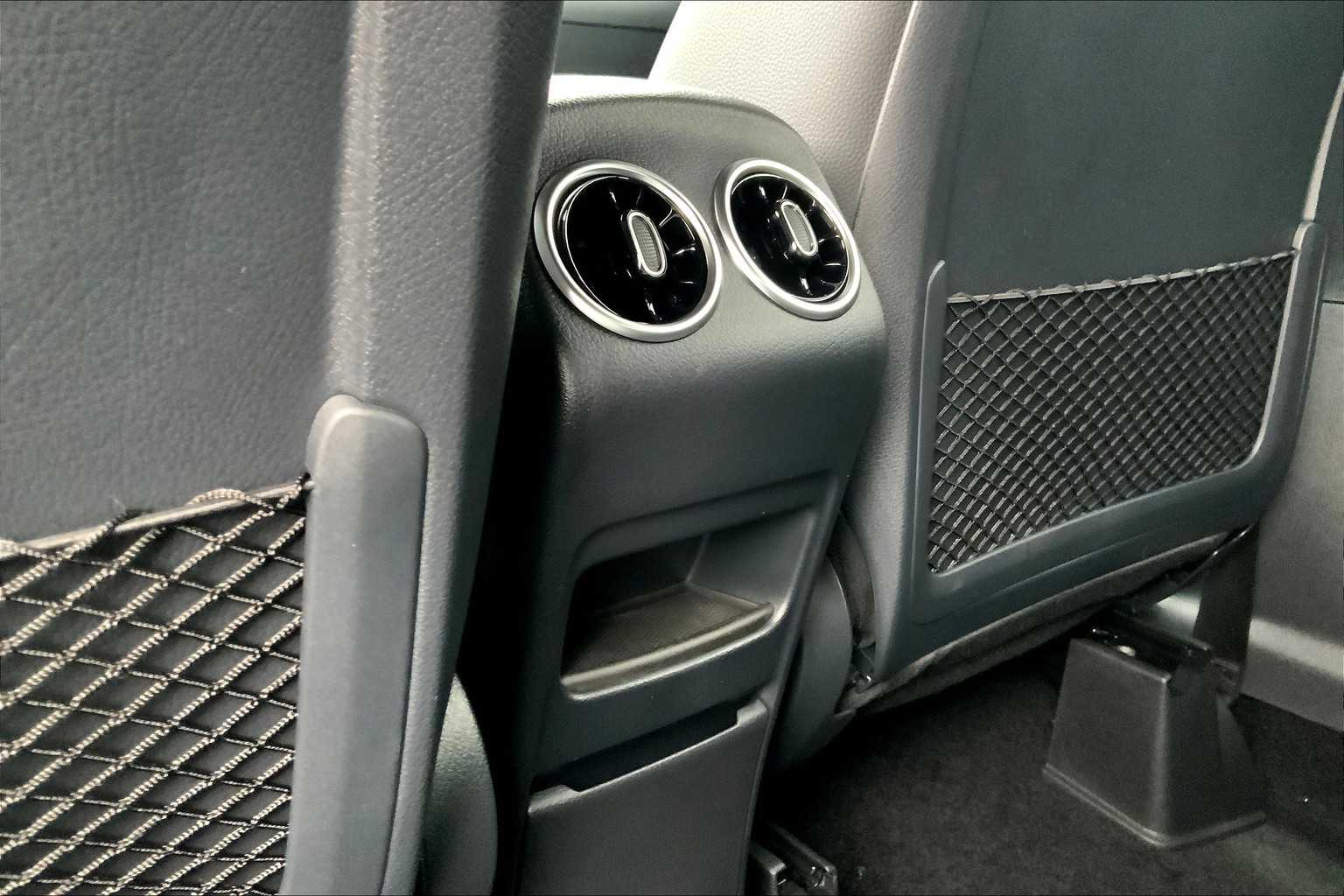 2025 Mercedes Benz GLA 250 photo 10