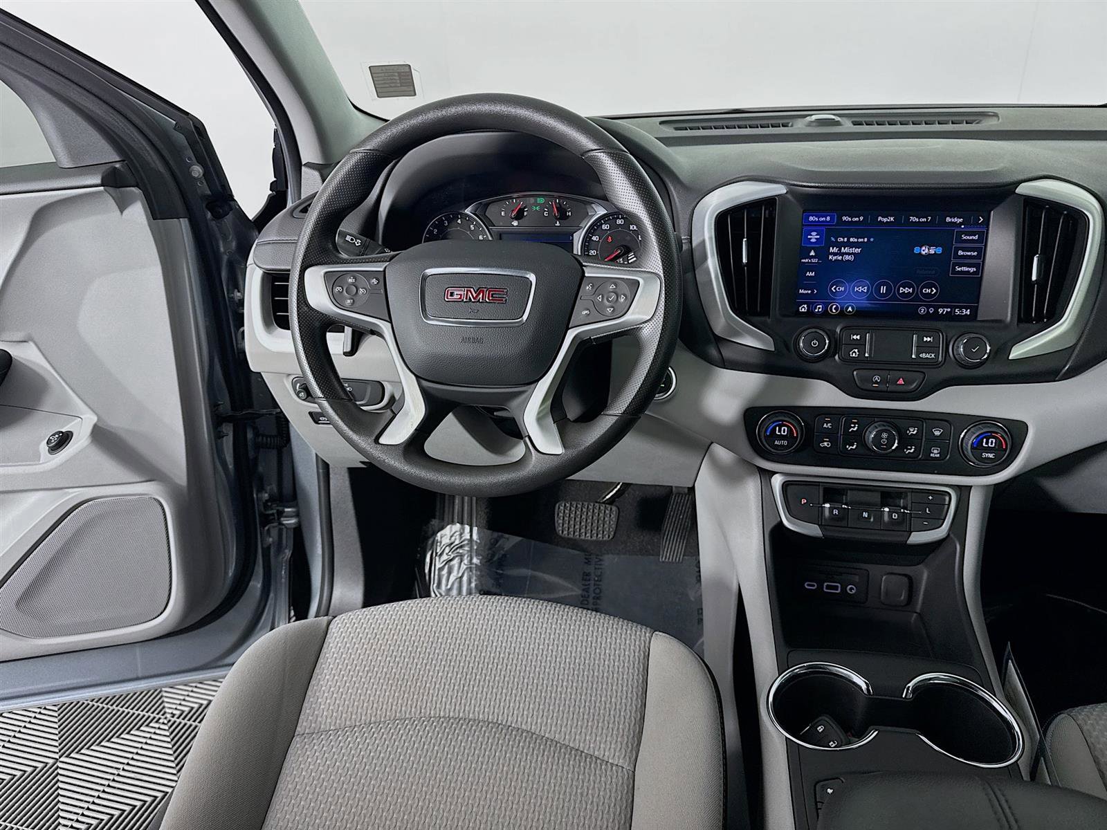 2023 Gmc Terrain SLE photo 22