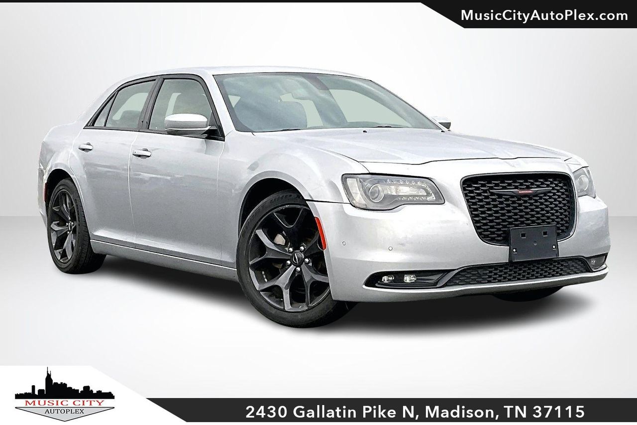 2023 Chrysler 300 S's photo