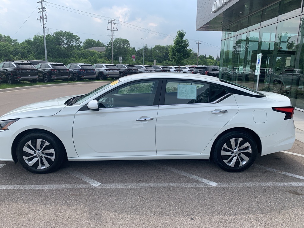 Used 2023 Nissan Altima S with VIN 1N4BL4BV0PN399379 for sale in Menomonee Falls, WI