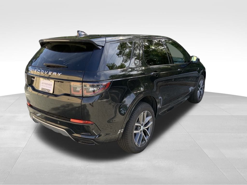 2025 Land Rover Discovery Sport S photo 8