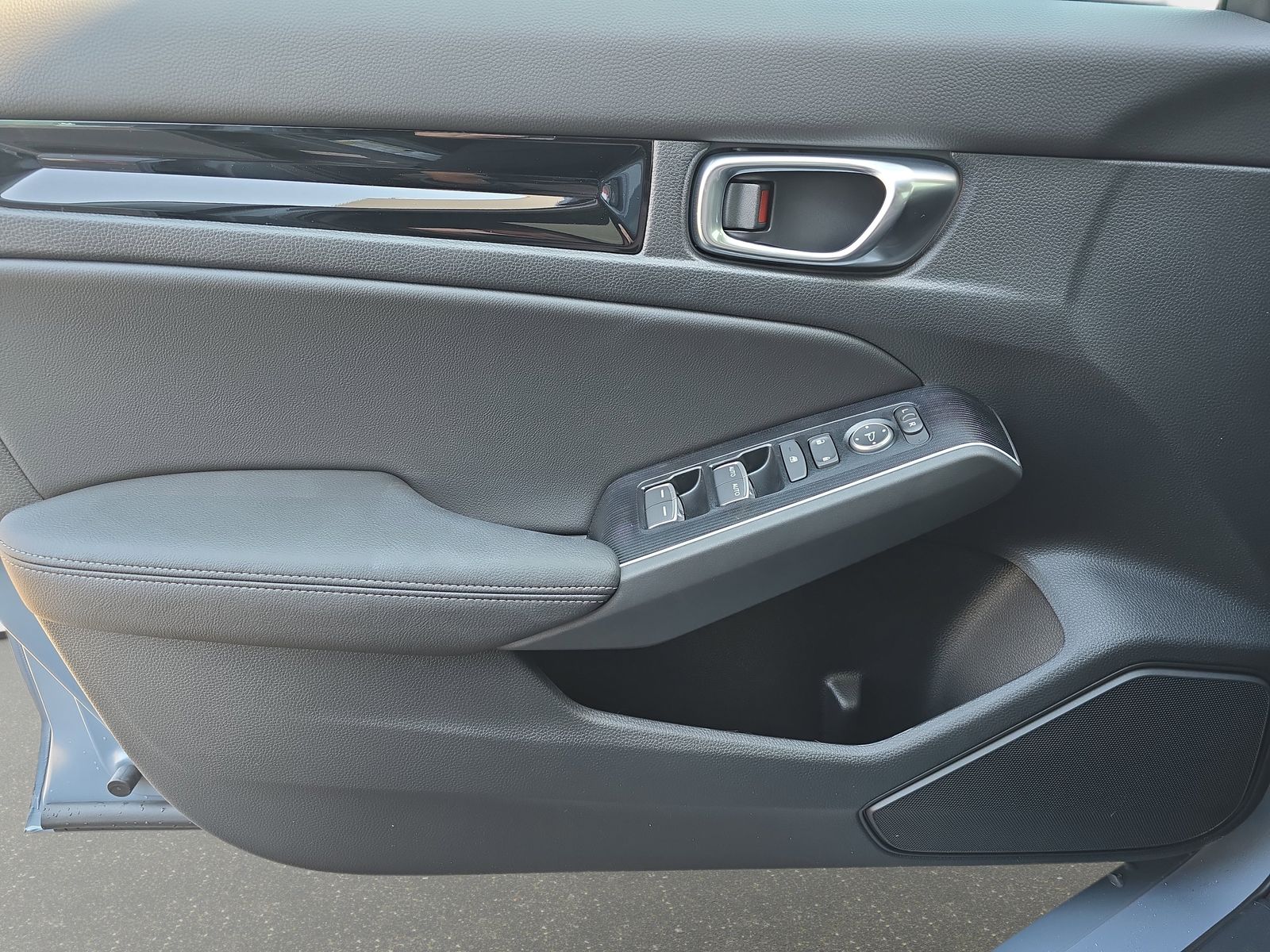 2026 Honda Civic Hatchback Hybrid Sport Touring photo 25