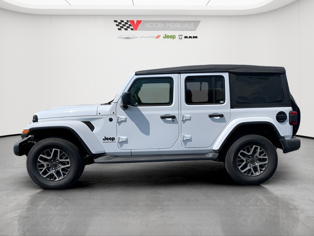 2025 Jeep Wrangler Sahara photo 2
