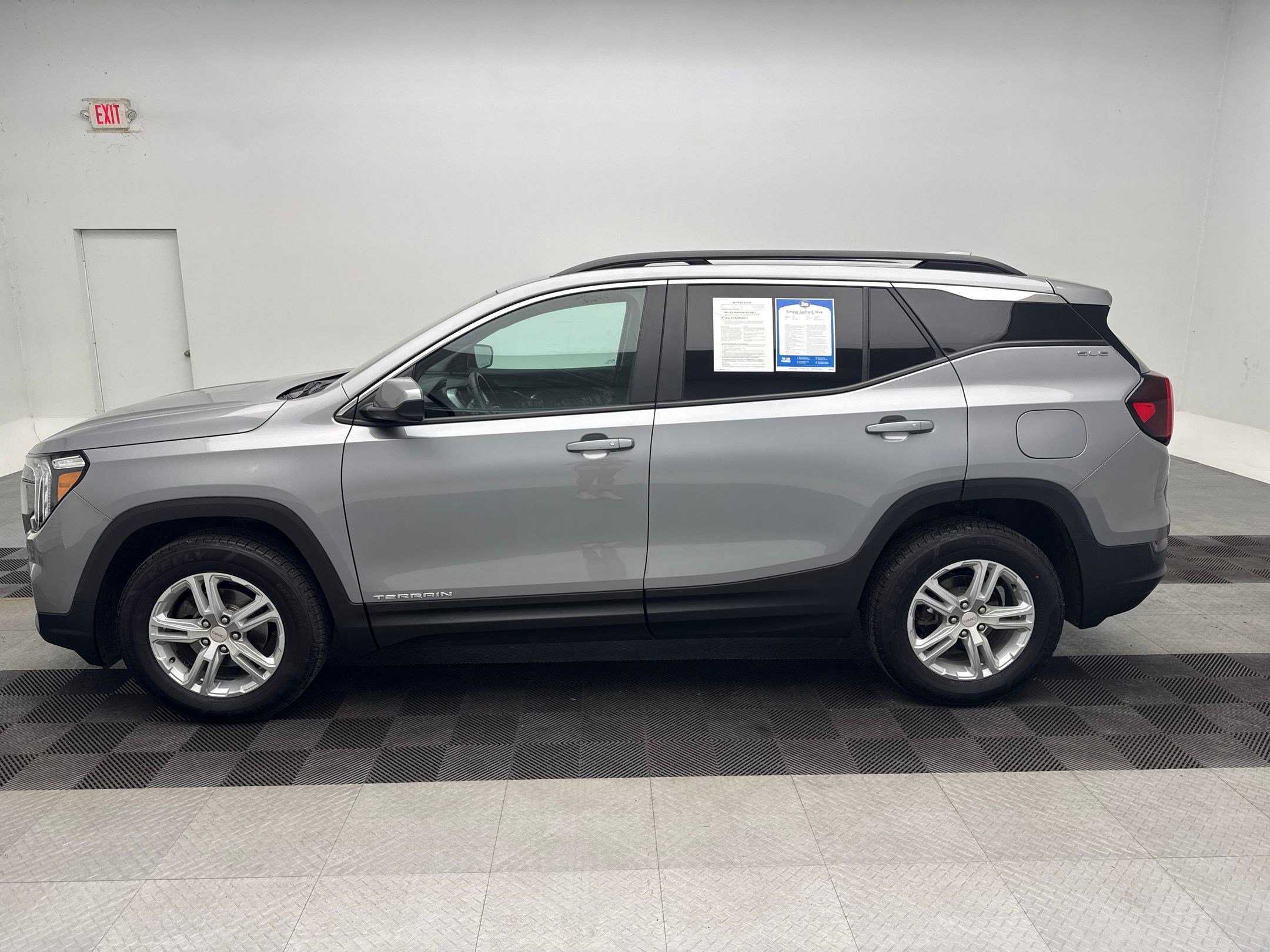 2024 Gmc Terrain SLE photo 2
