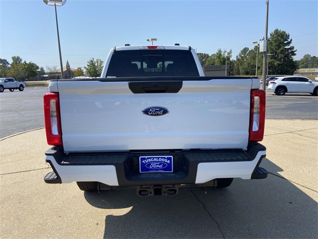 2026 Ford F-350 photo 6