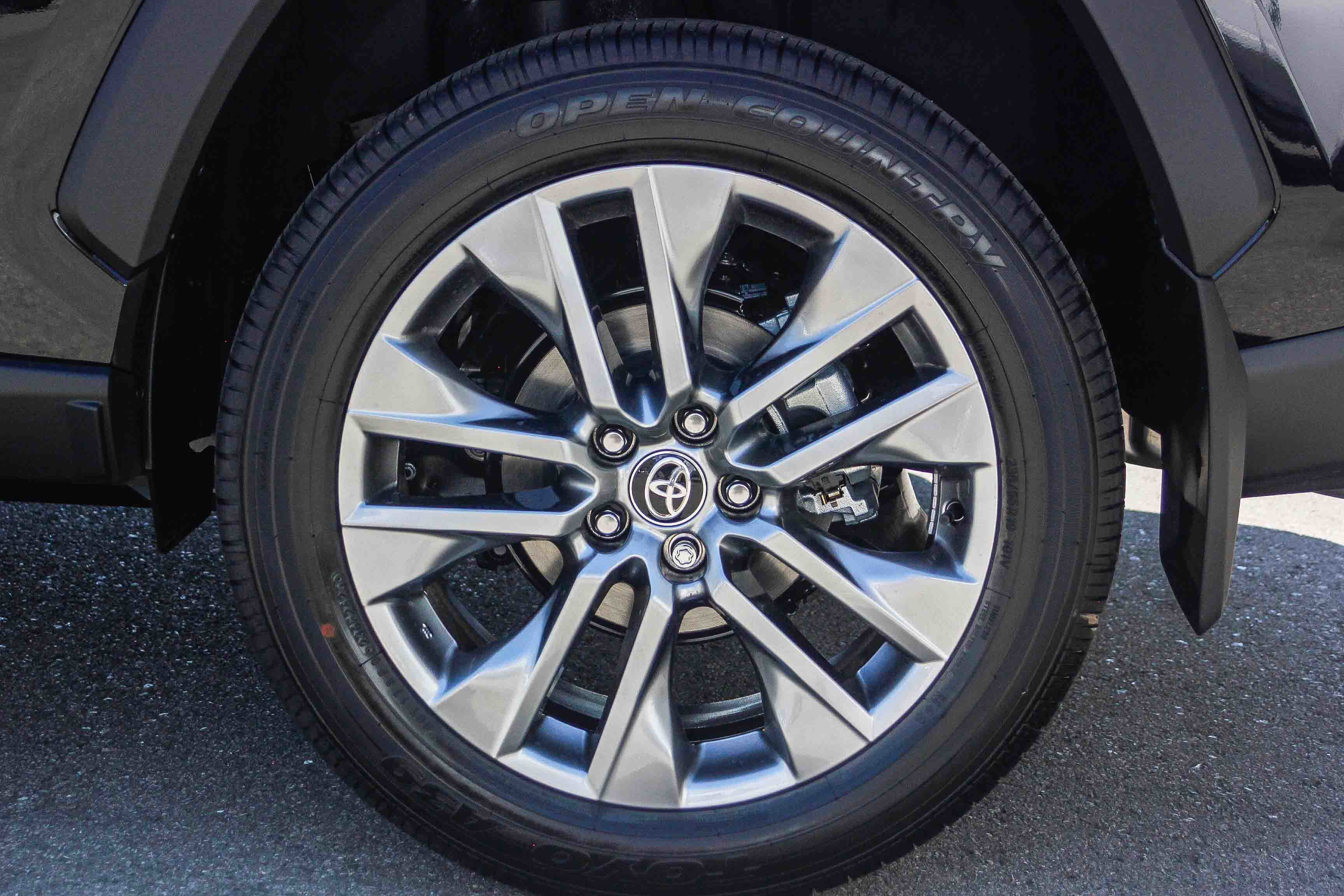 2025 Toyota RAV4 XLE Premium photo 11