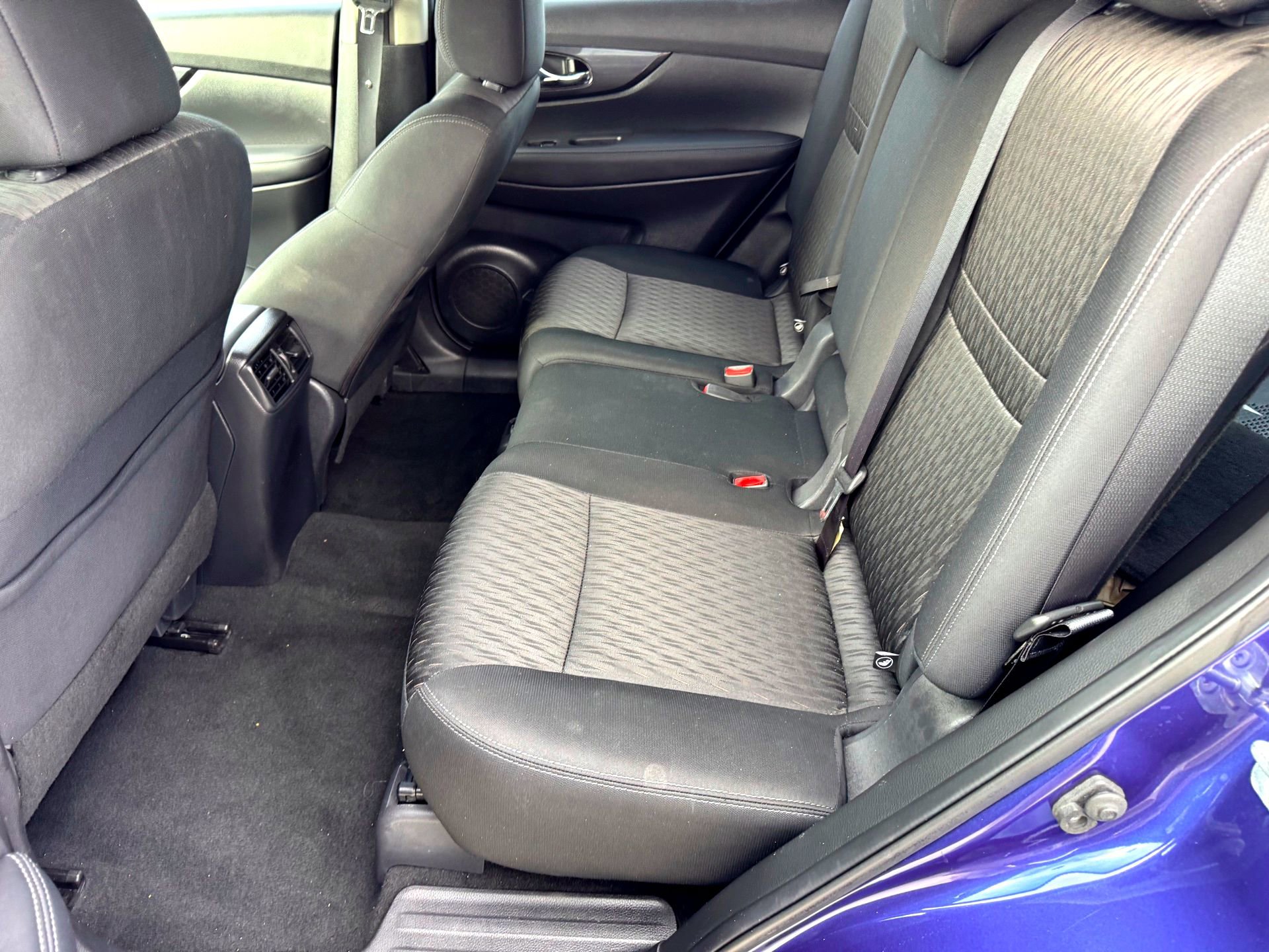 2018 Nissan Rogue S photo 11