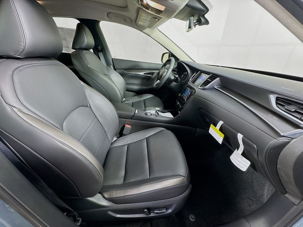 2025 Infiniti QX50 Luxe photo 30