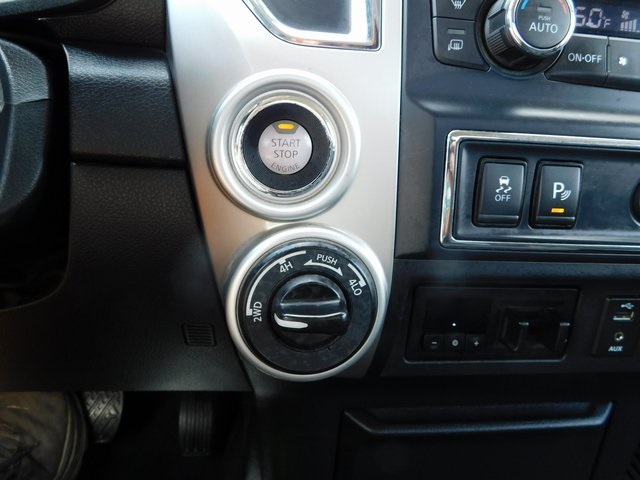 2017 Nissan Titan SV photo 26