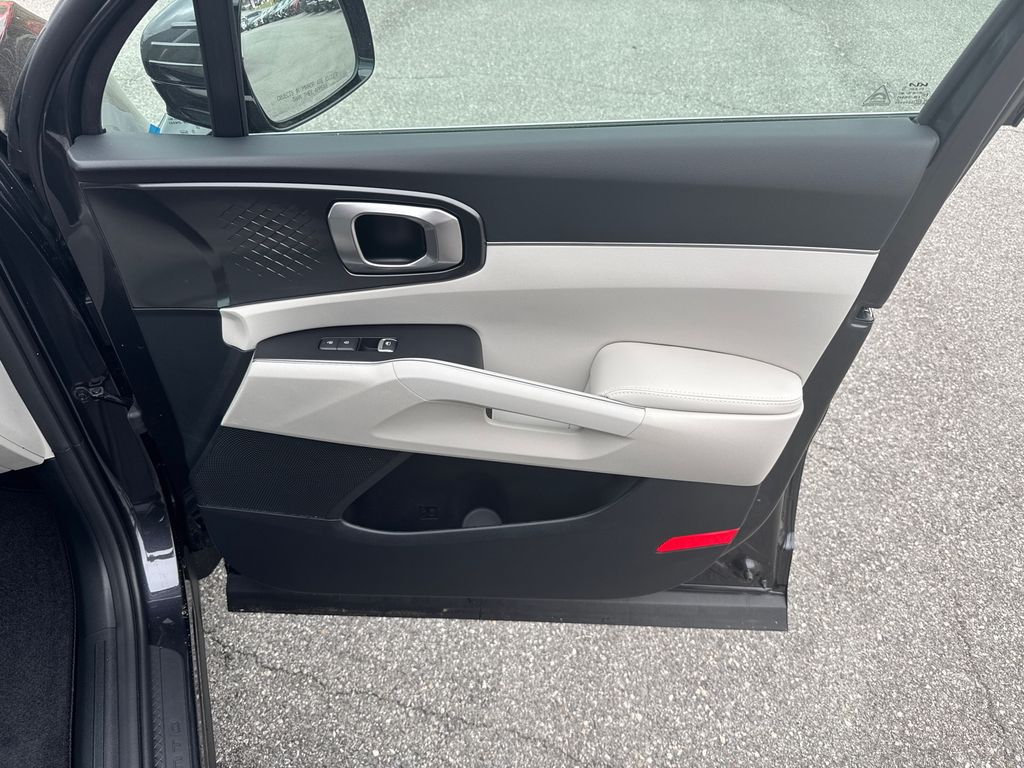 2025 Kia Sorento S photo 14