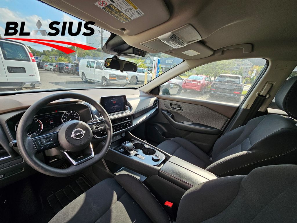 2023 Nissan Rogue S photo 6