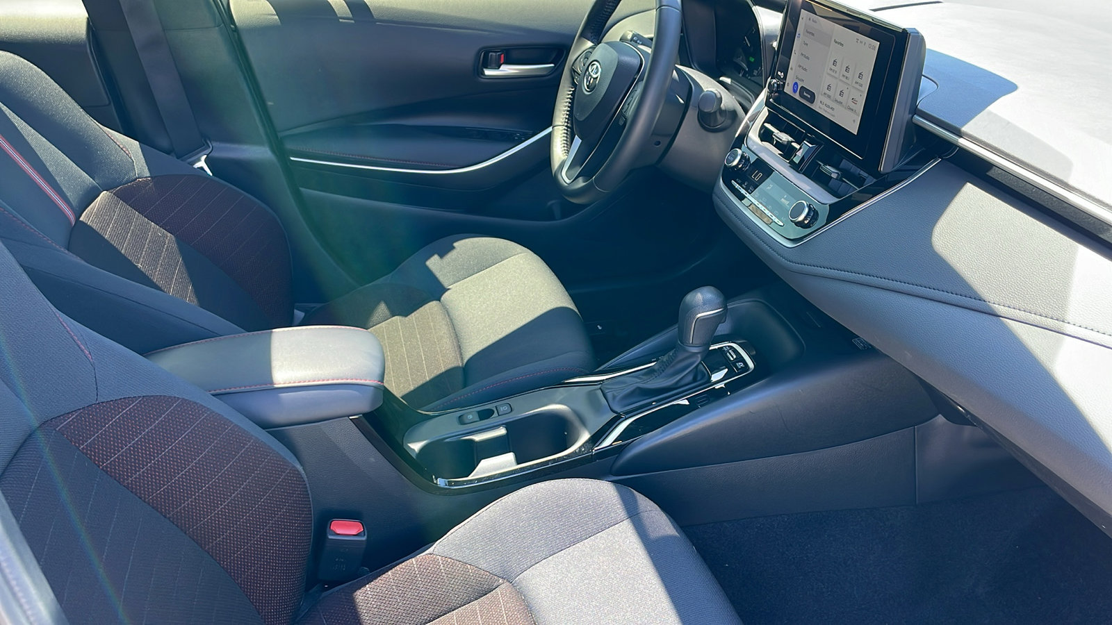 2024 Toyota Corolla Hybrid SE photo 26